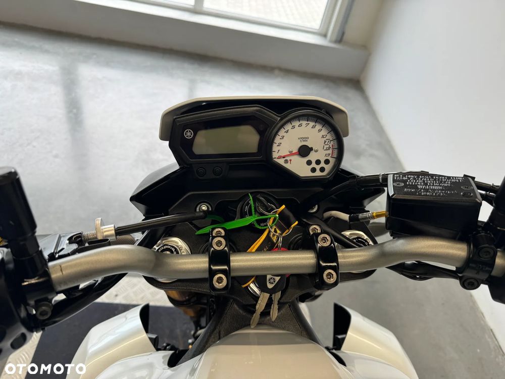 Yamaha FZ8 - 31