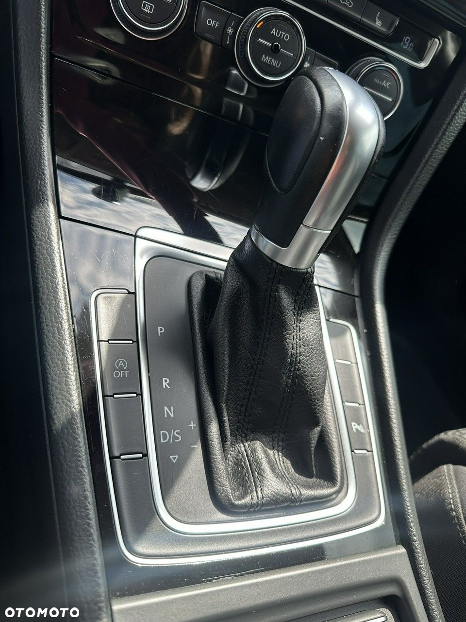 Volkswagen Golf - 17