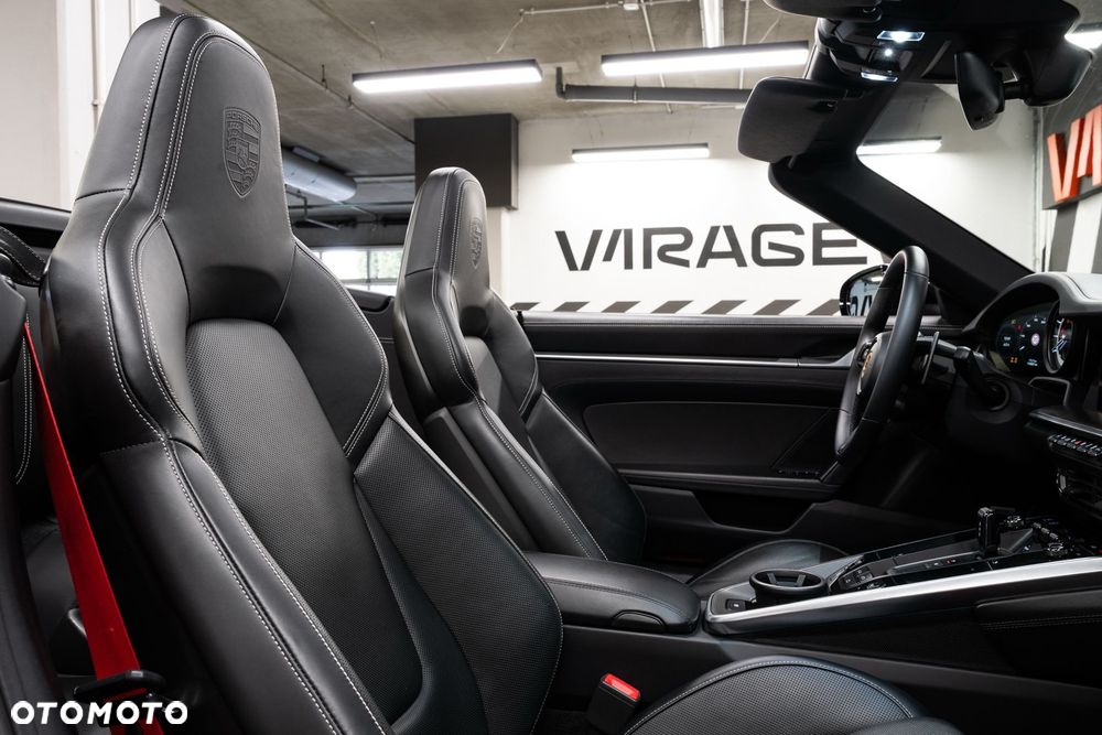 Porsche 911 Carrera 4S - 32