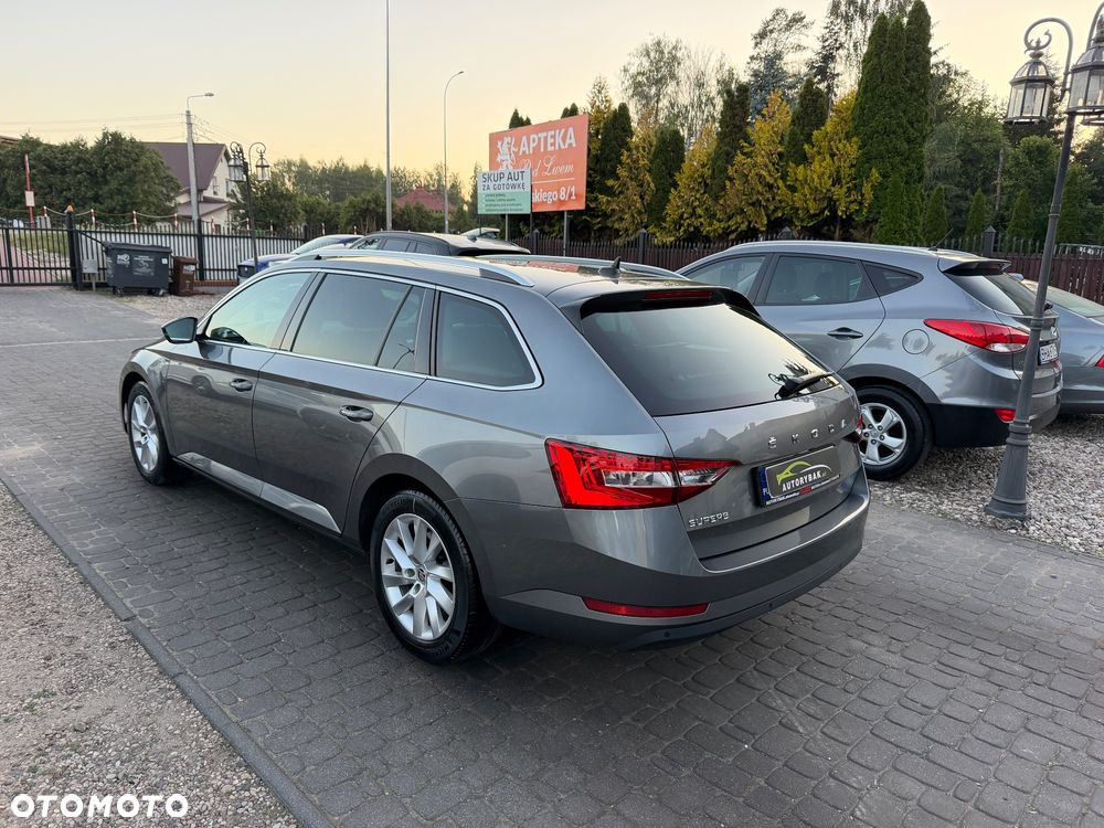 Skoda Superb 2.0 TDI SCR Style DSG - 36