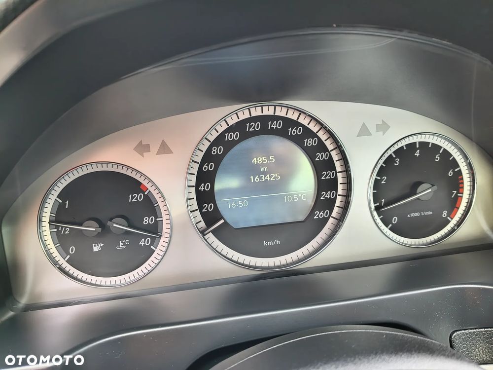 Mercedes-Benz Klasa C 180 Kompressor BlueEFFICIENCY Avantgarde - 19