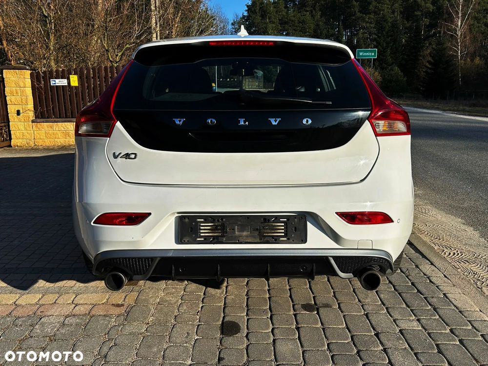 Volvo V40 D2 R Design - 19