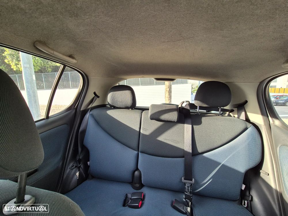 Toyota Yaris 1.0 In-Pack - 15