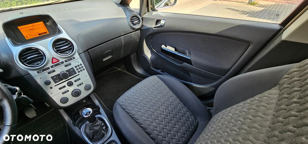 Opel Corsa 1.4 16V Active - 26
