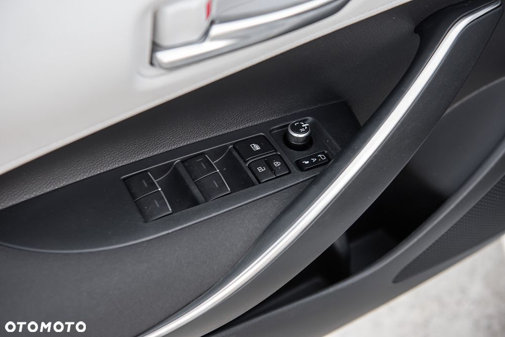 Toyota Corolla 2.0 Hybrid Trek - 16