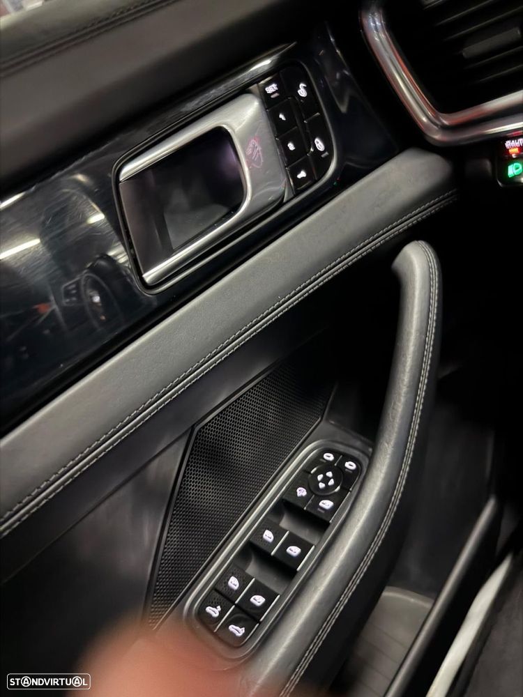 Porsche Panamera 4 S - 8