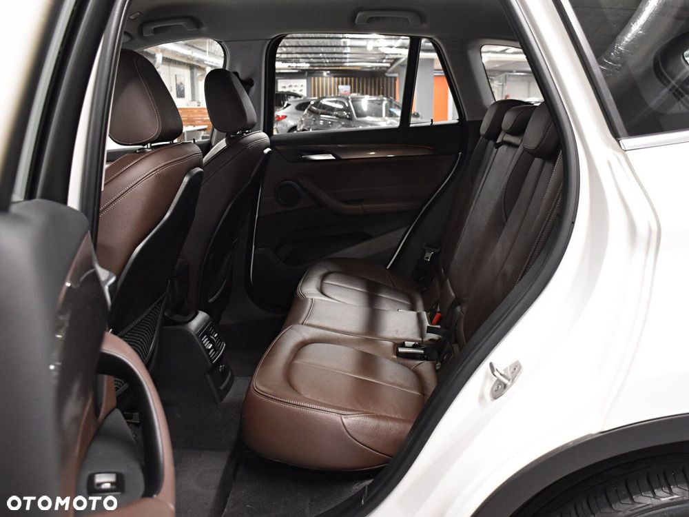 BMW X1 sDrive18i GPF xLine - 14
