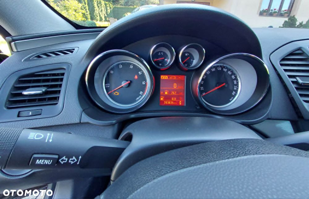 Opel Insignia 2.0 CDTI - 8