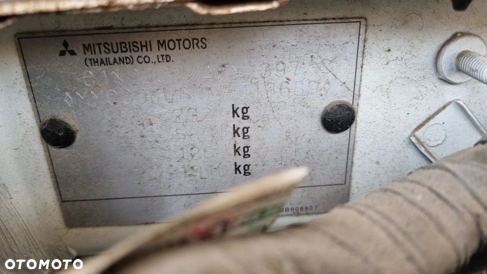 Mitsubishi L200 - 17