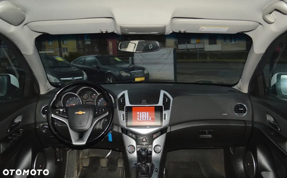 Chevrolet Cruze - 26