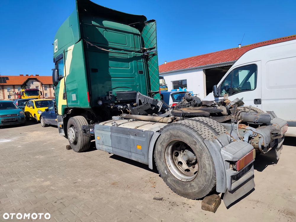 SCANIA R114 na części z 2002 r. silnik skrzynia koło chłodnica lampa szyba drzwi itp - 5