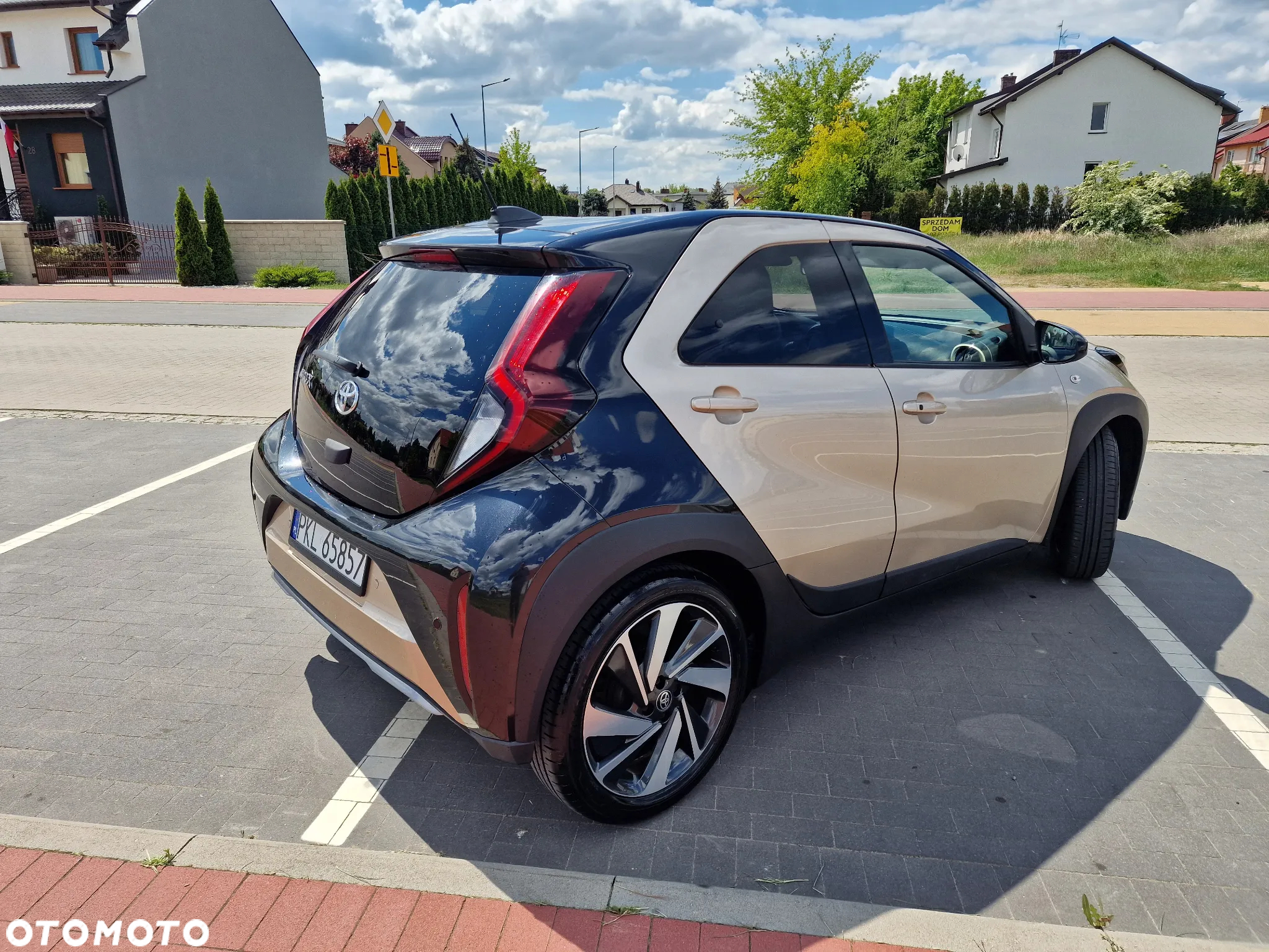 Toyota Aygo X 1.0 VVT-i JBL - 7