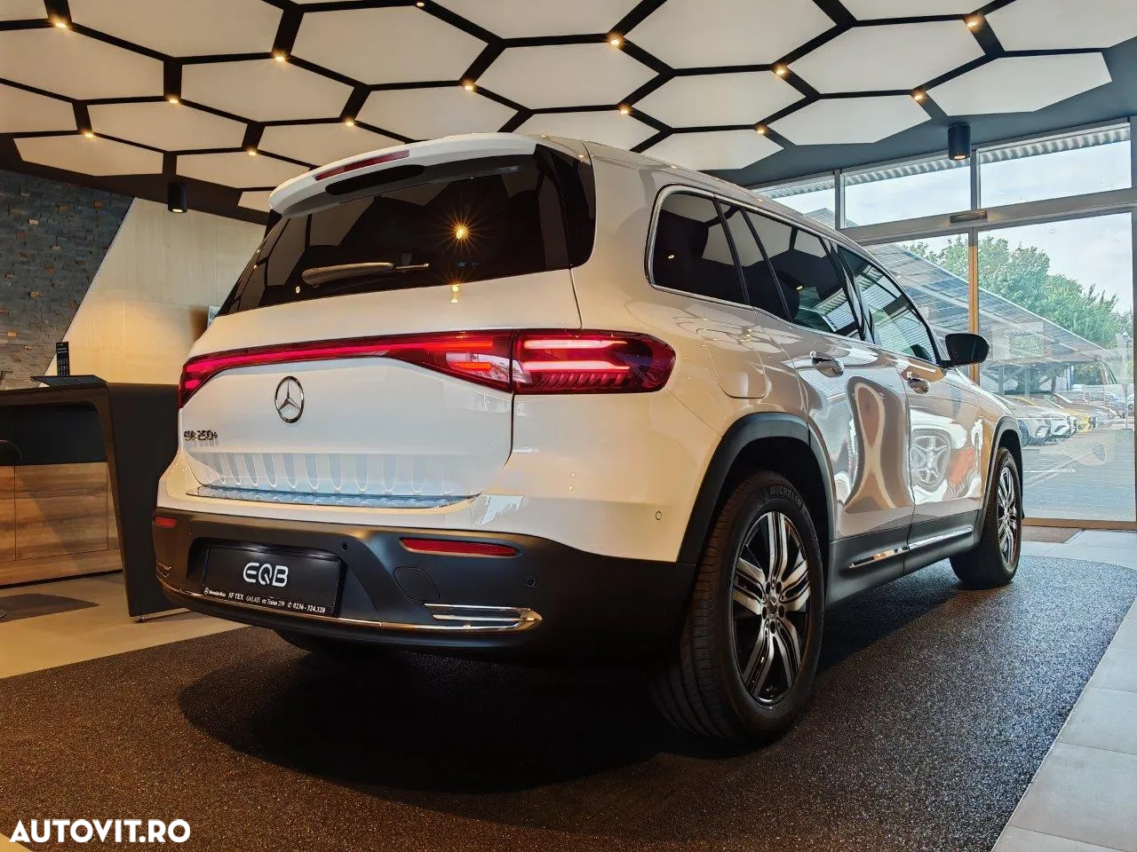 Mercedes-Benz EQB 250+ - 11