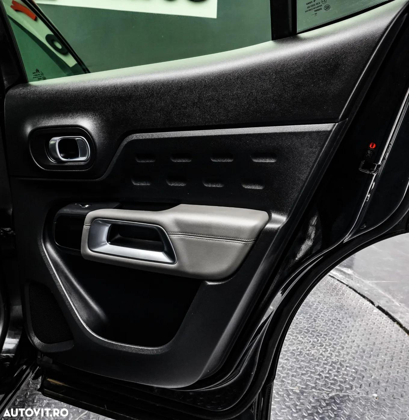 Citroën C5 Aircross 1.6 Hybrid FWD 225 EAT8 Shine - 27