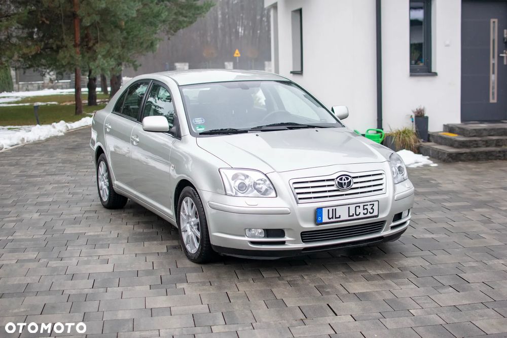 Toyota Avensis - 1