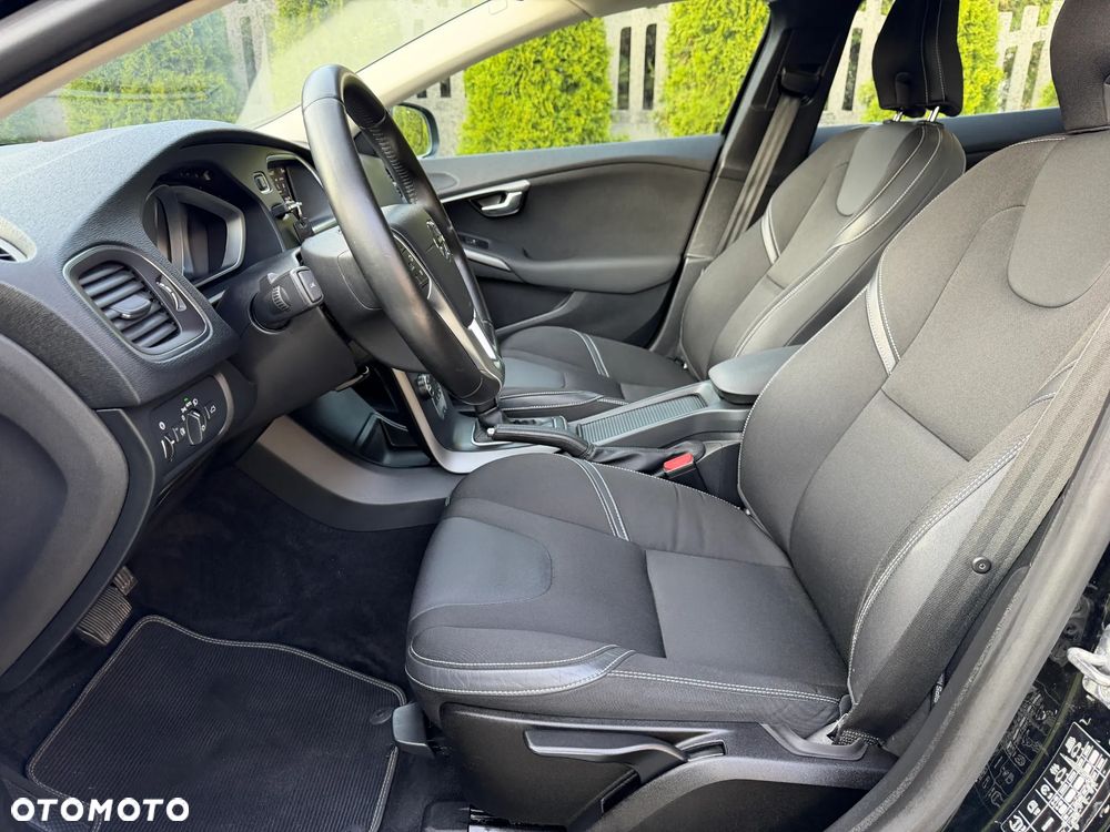 Volvo V40 D2 Geartronic Momentum - 19