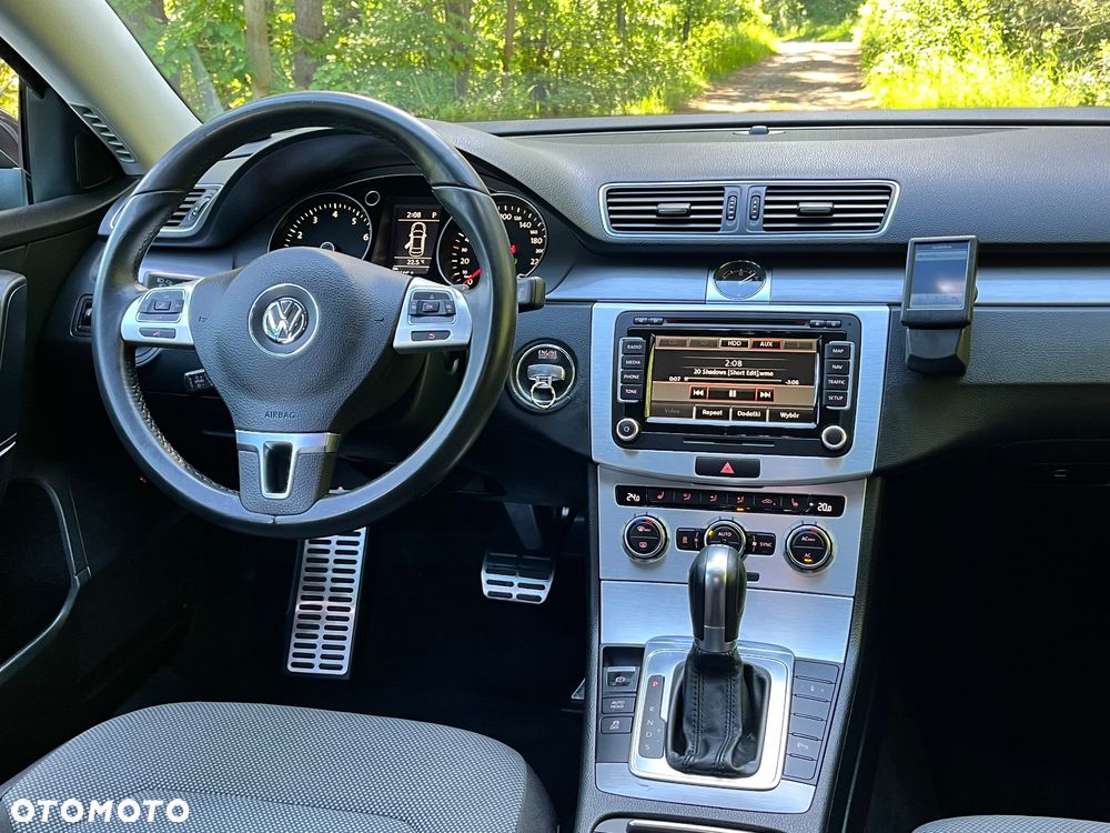 Volkswagen Passat - 21