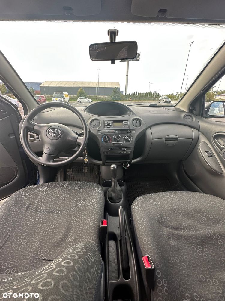 Toyota Yaris 1.4 D-4D Base - 3