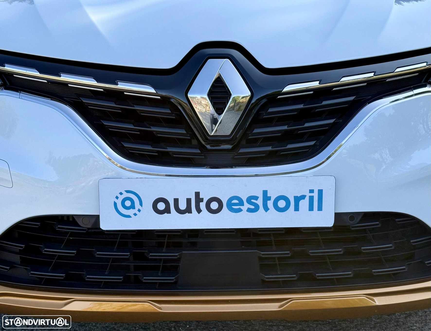 Renault Captur 1.3 TCe Exclusive EDC - 26
