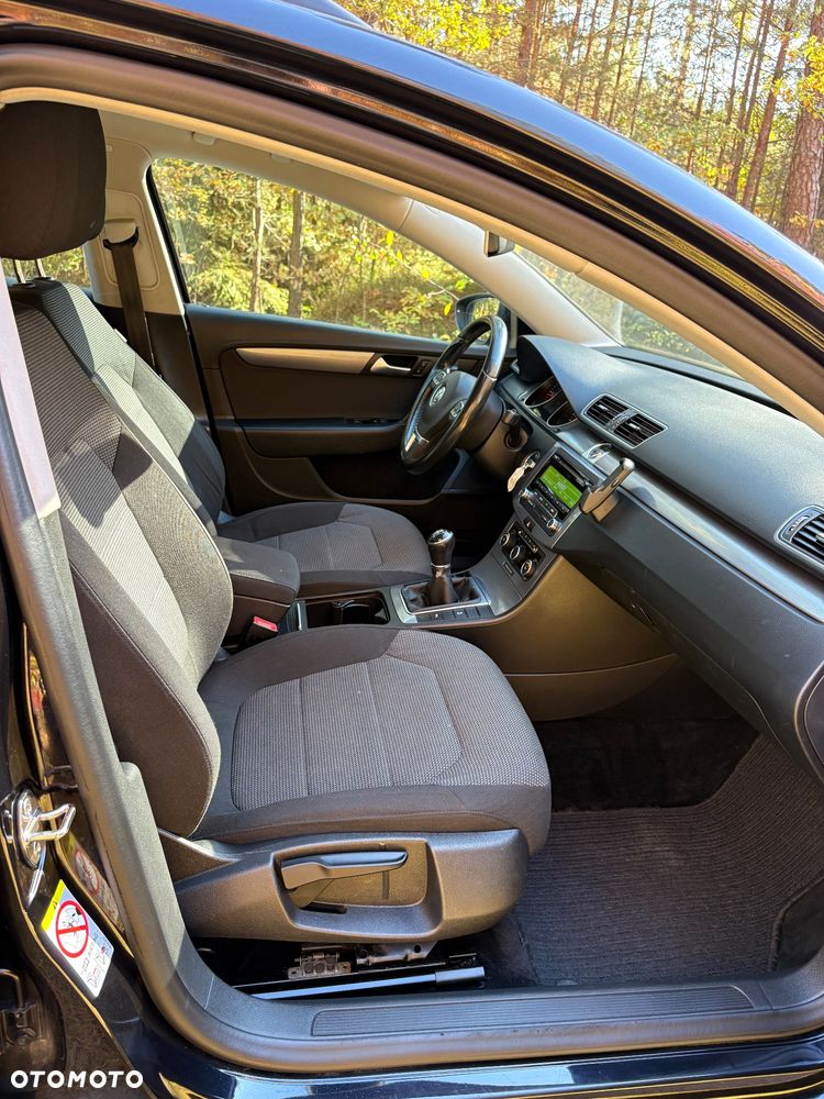 Volkswagen Passat - 24