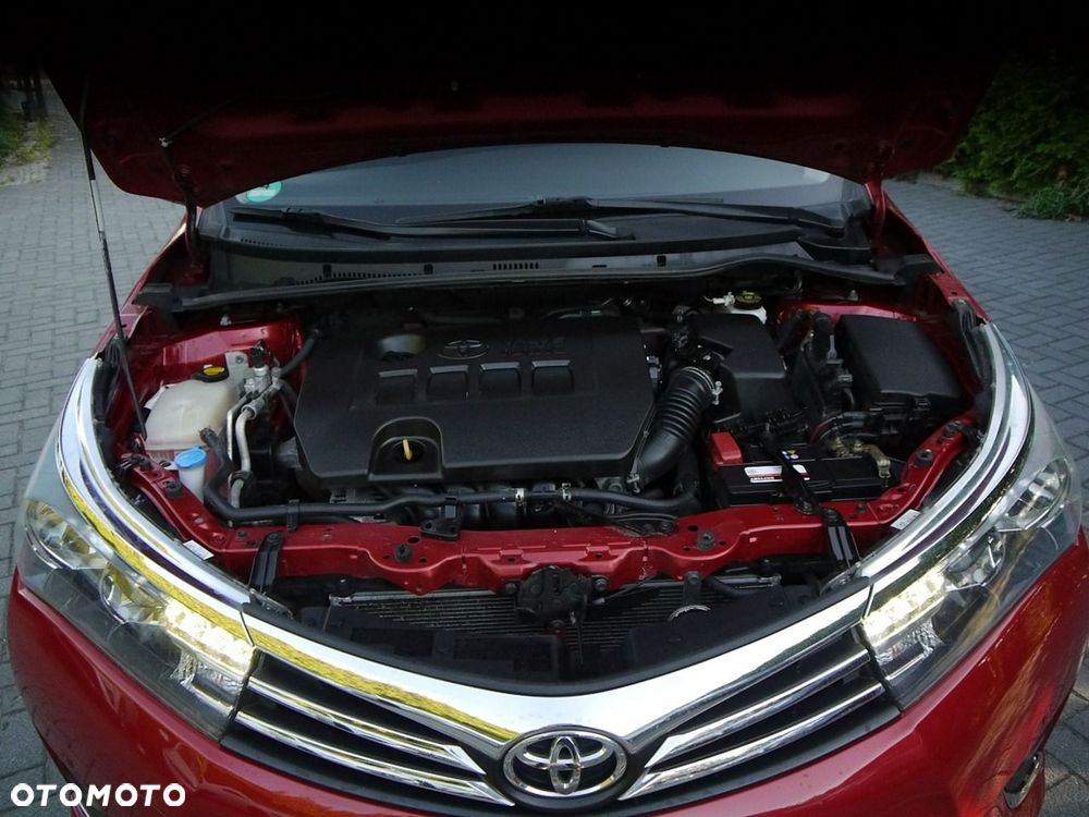 Toyota Corolla 1.6 Premium + - 17