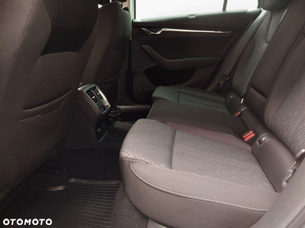 Skoda Octavia 2.0 TDI DSG Style - 16