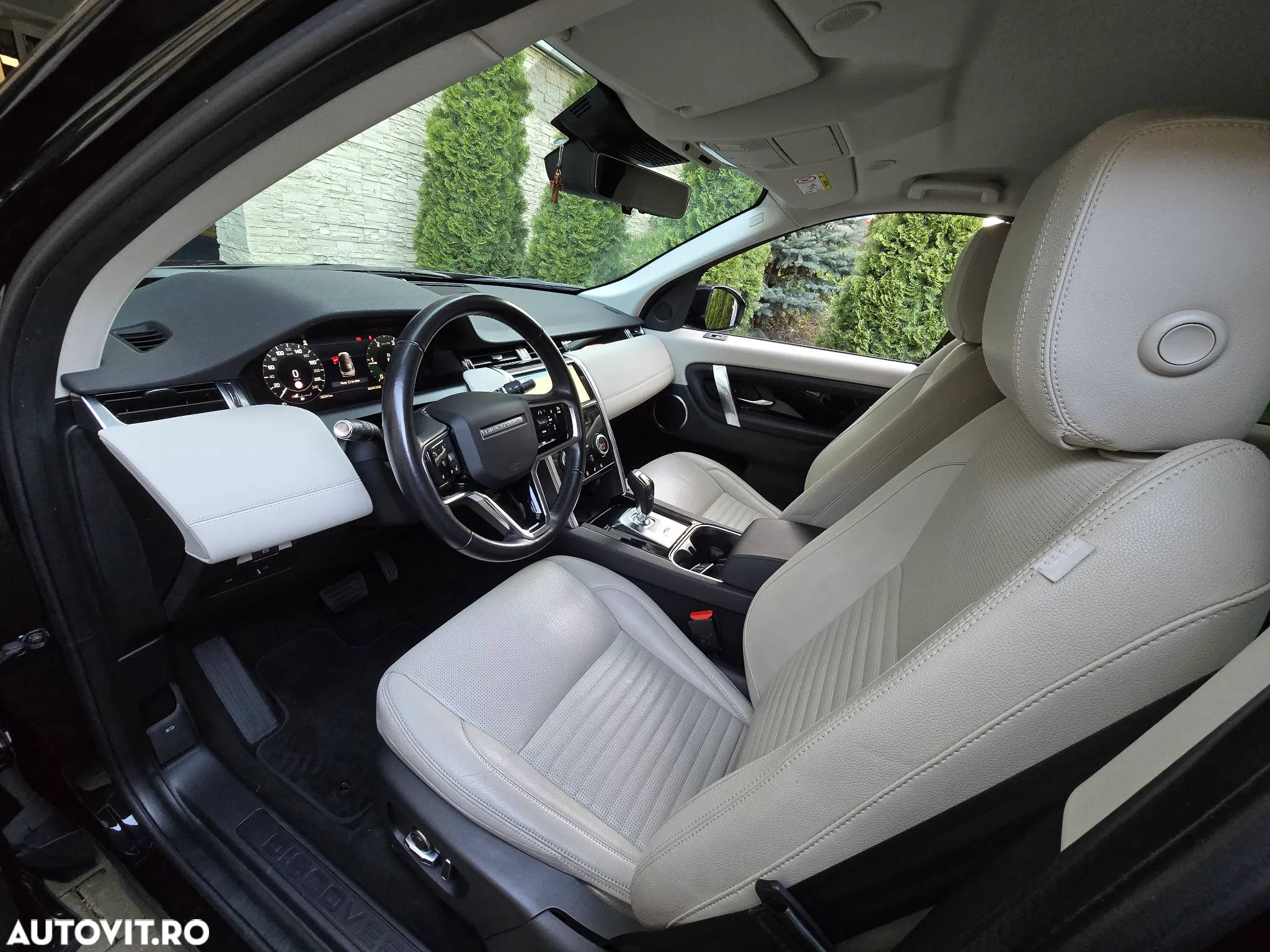 Land Rover Discovery Sport 2.0 D200 R-Dynamic MHEV SE - 11