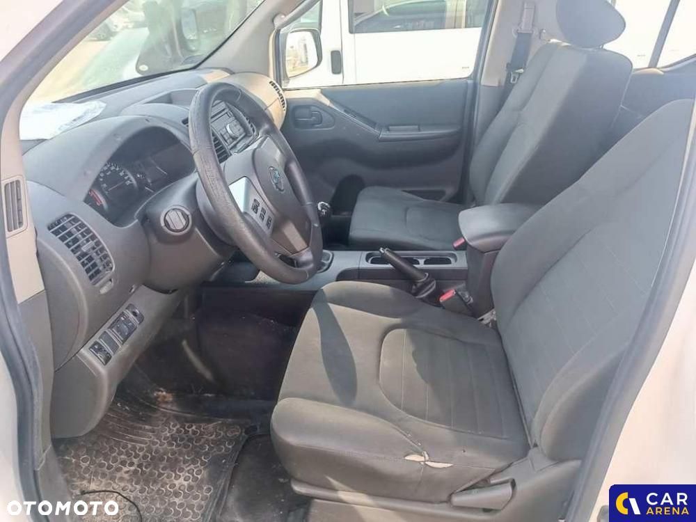 Nissan Navara 2.5 D XE 140 - 13