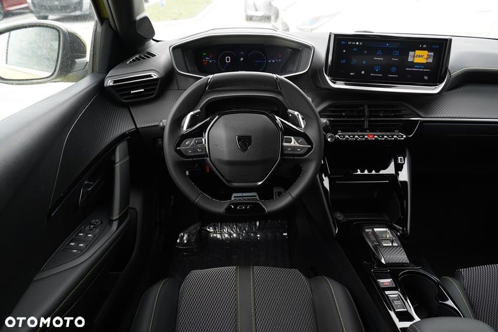 Peugeot 208 - 17