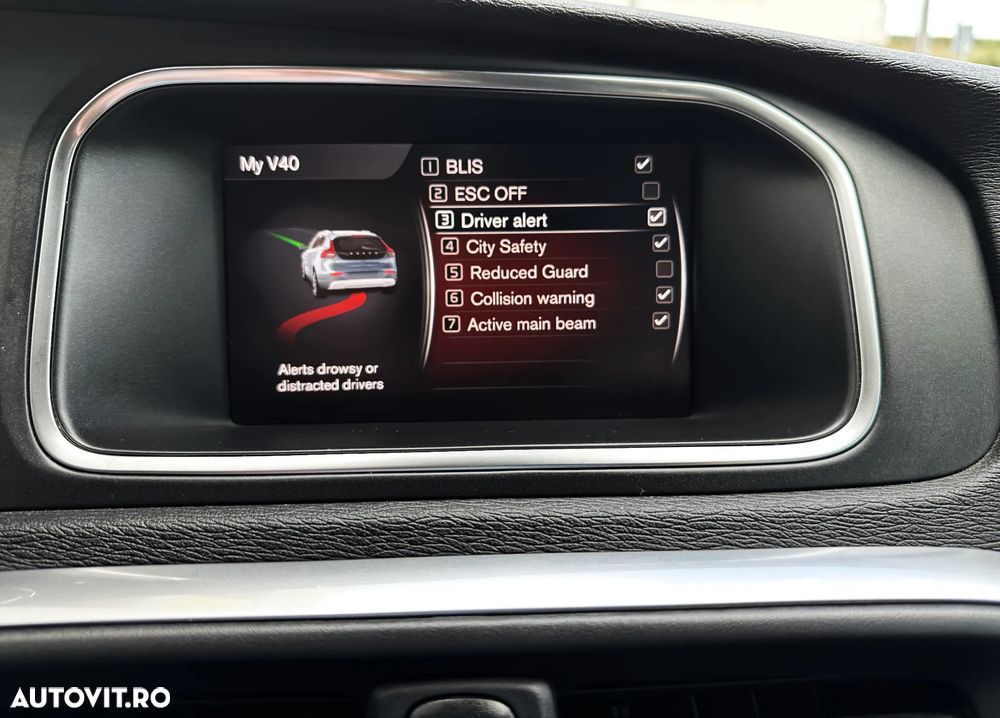Volvo V40 D3 Aut Summum - 27
