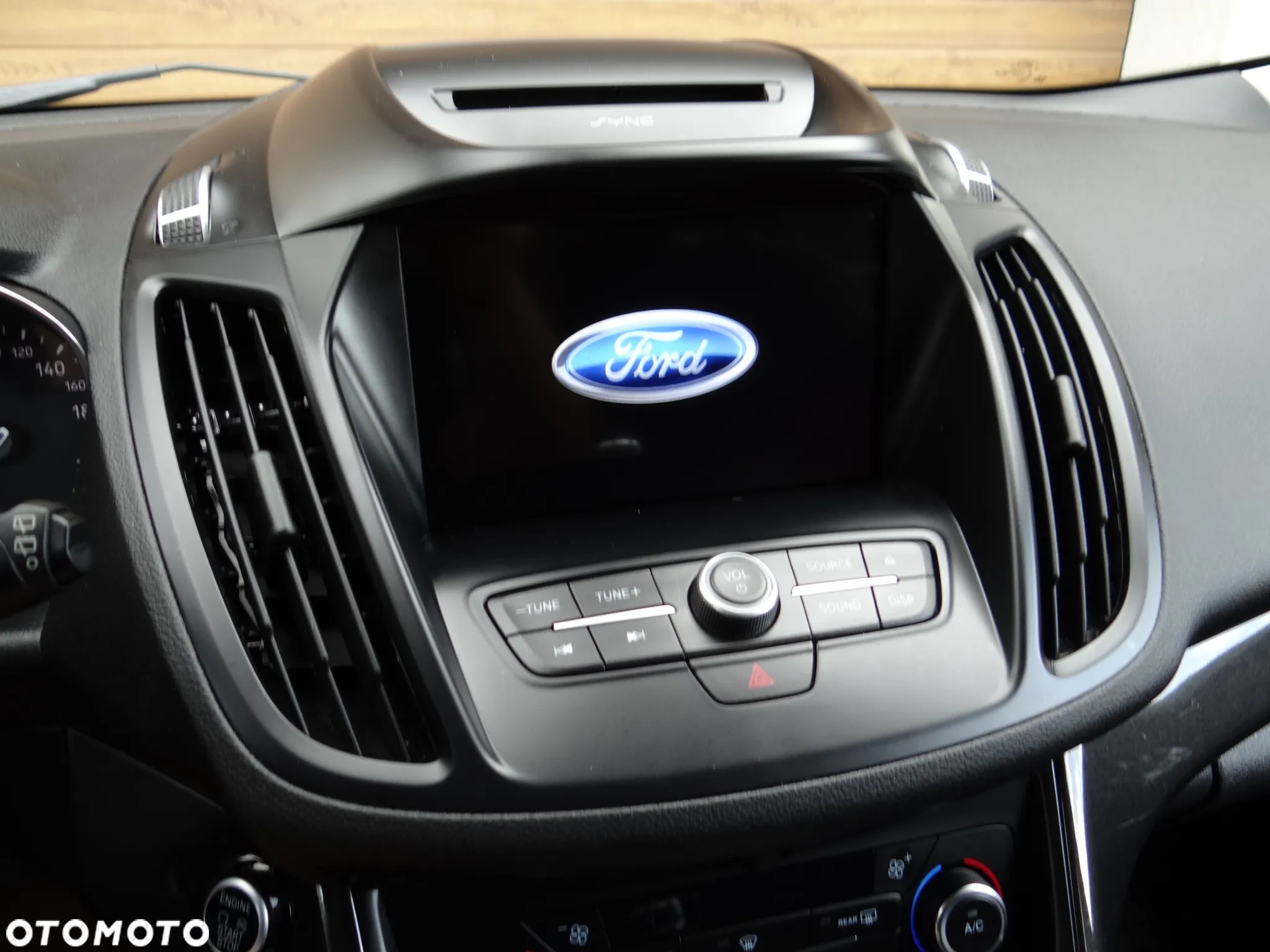 Ford Kuga 1.5 EcoBoost 2x4 Titanium - 17