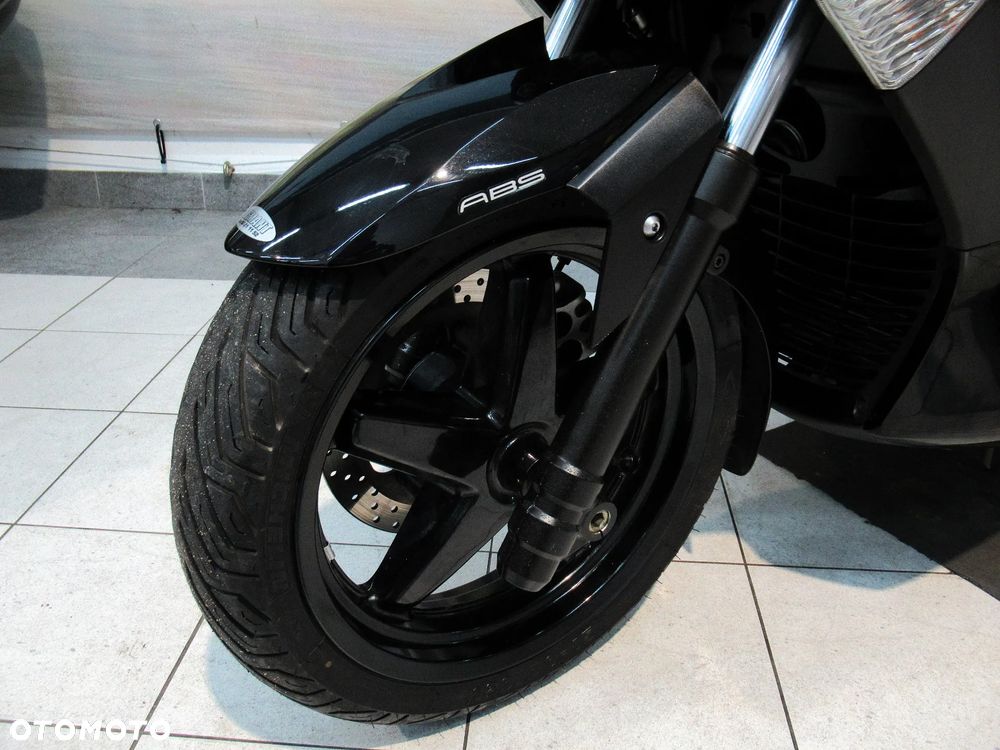 Yamaha X-max - 17