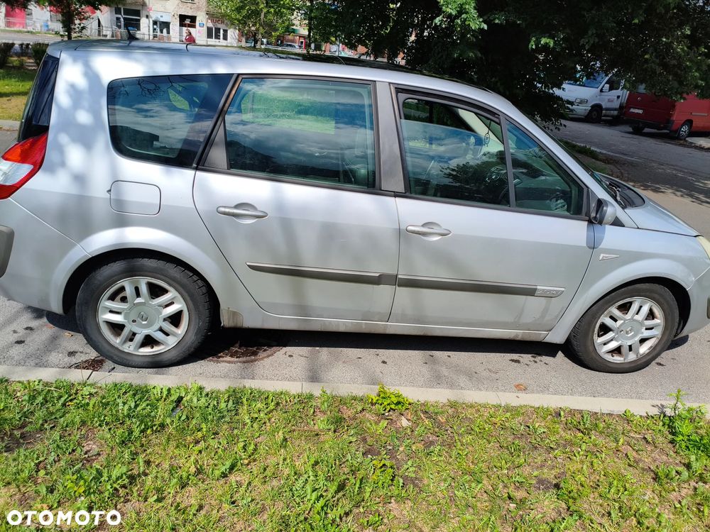 Renault Grand Scenic Gr 2.0 16V Emotion - 8