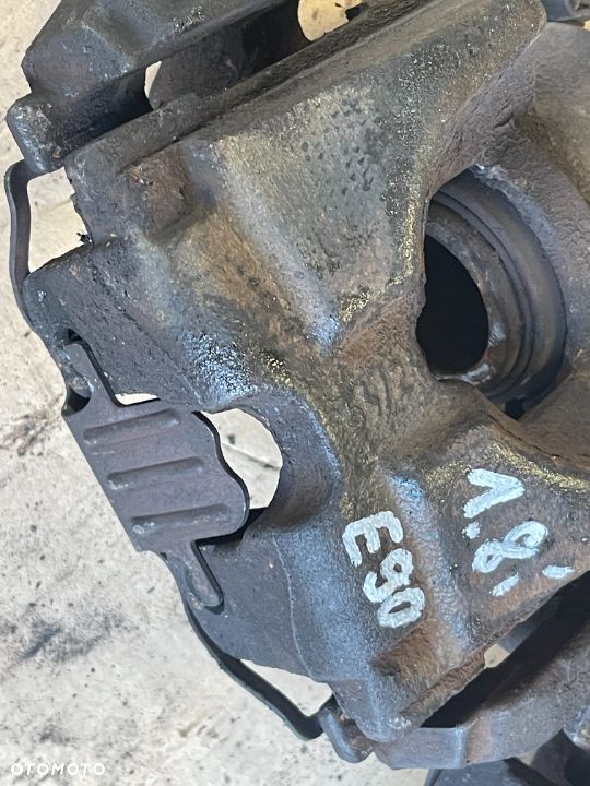Zacisk hamulcowy przedni lewy / prawy 54/24 benzyna Bmw e90 e91 - 2