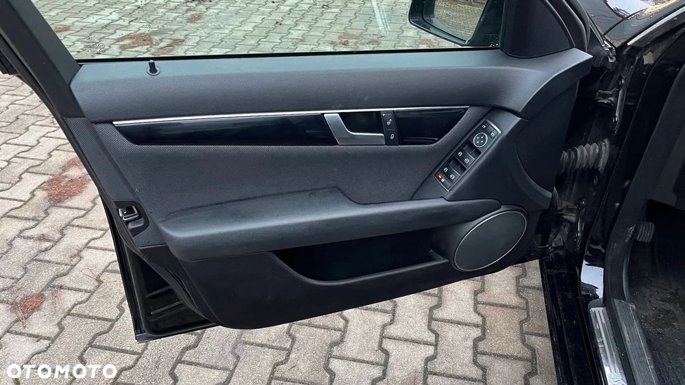 Mercedes-Benz Klasa C 220 T CDI DPF (BlueEFFICIENCY) 7G-TRONIC - 10