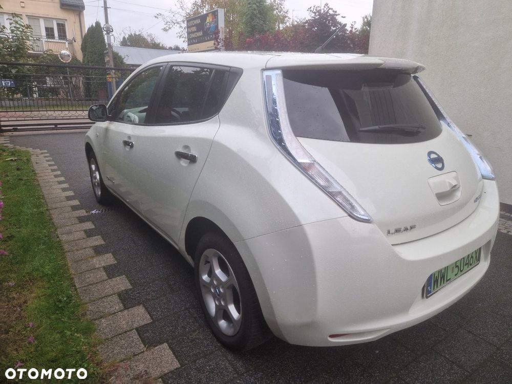 Nissan Leaf 24 kWh (mit Batterie) Visia + - 6