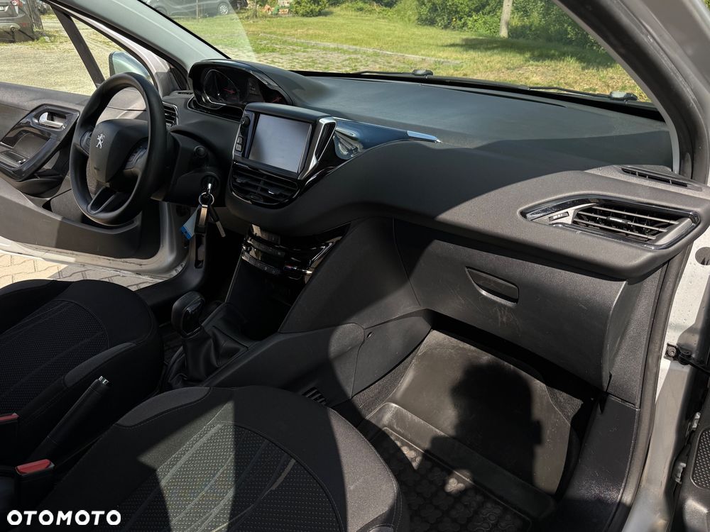 Peugeot 208 1.4 VTi Allure - 12