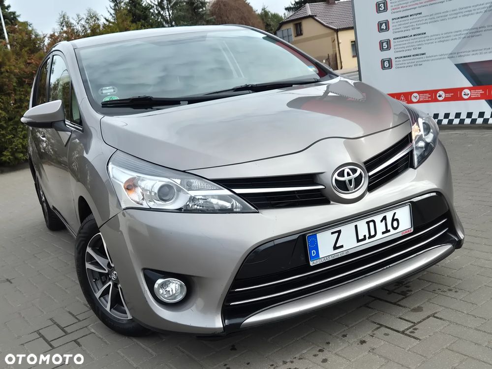 Toyota Verso 1.6 D-4D Prestige - 19
