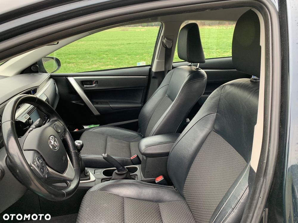 Toyota Corolla 1.6 Premium + - 9