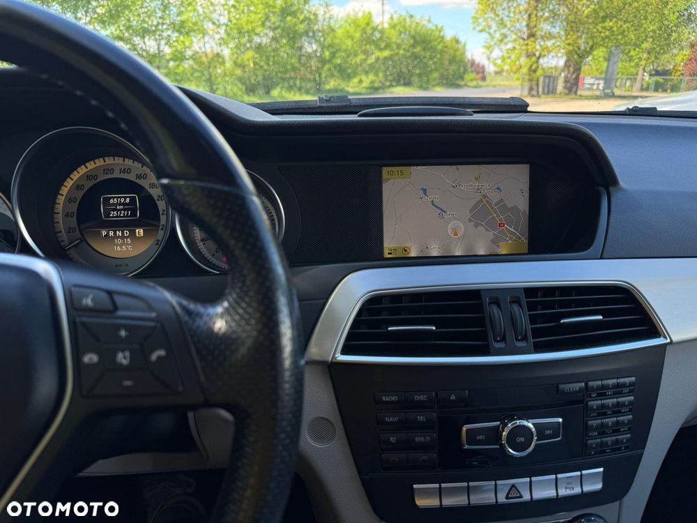 Mercedes-Benz Klasa C 350 CDI DPF 4Matic 7G-TRONIC BlueEFFICIENCY Avantgarde - 9