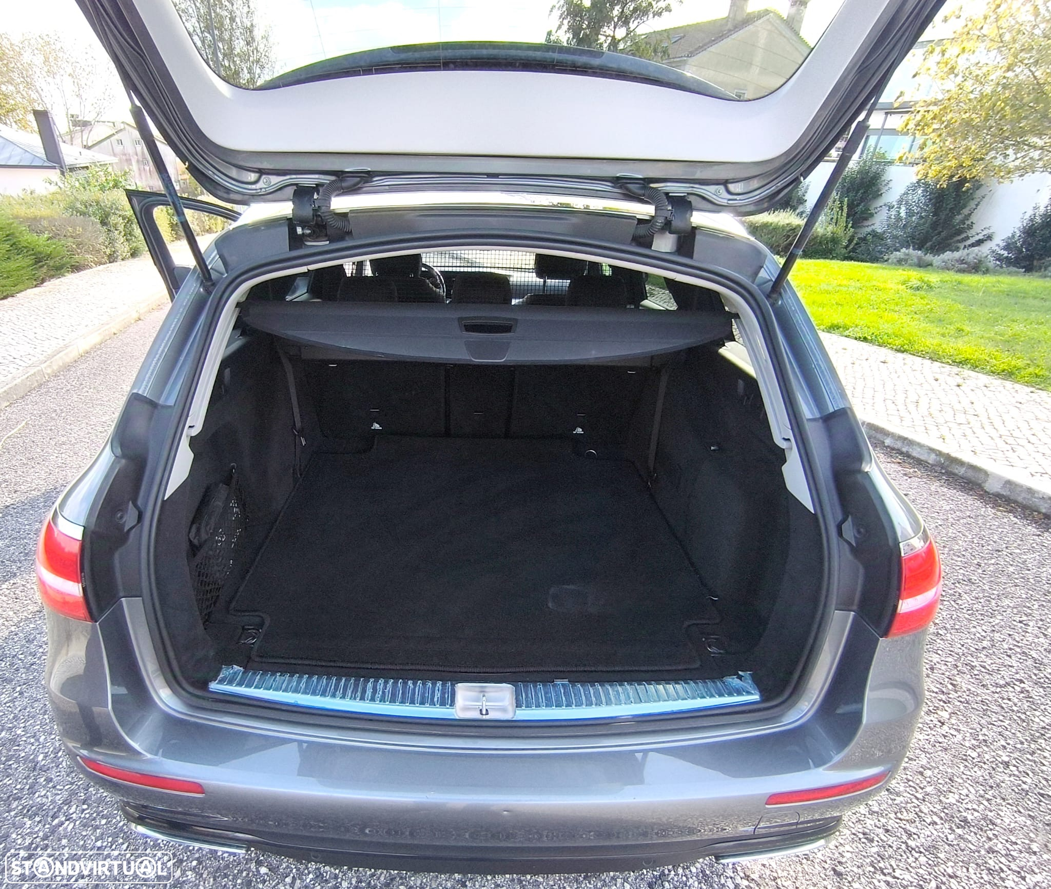 Mercedes-Benz E 220 d Avantgarde 7L - 7