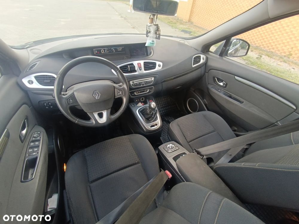 Renault Grand Scenic 1.9 dCi FAP Dynamique - 14