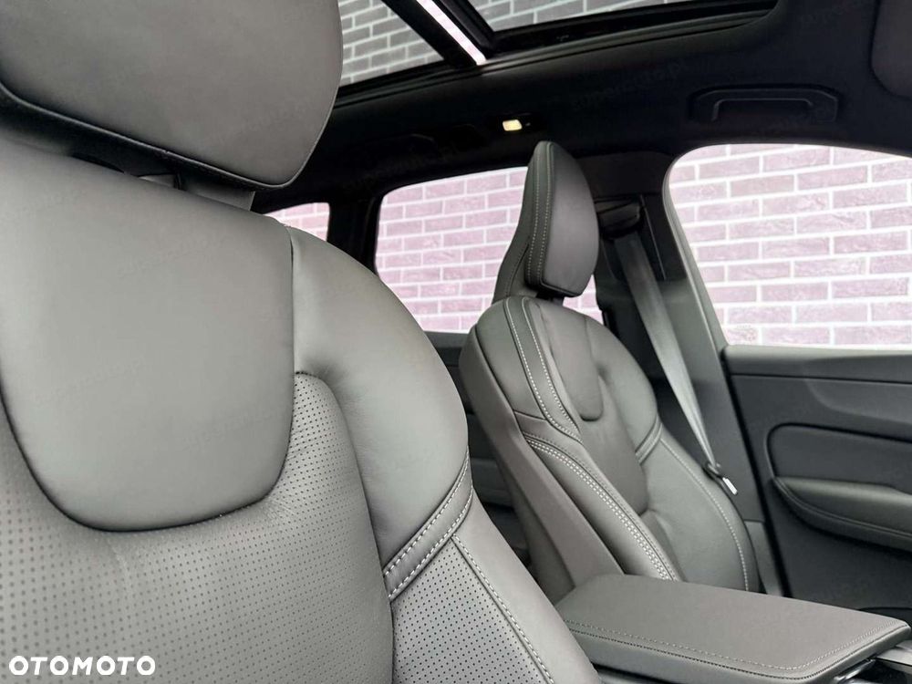 Volvo XC 60 T8 Plug-In Hybrid AWD Ultra Black Edition - 7