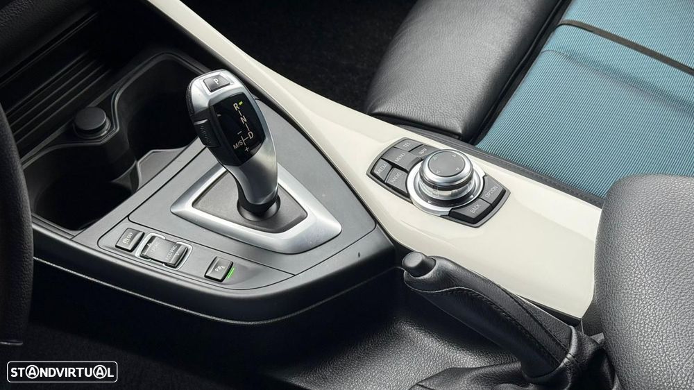 BMW 118 dA Line Urban - 9