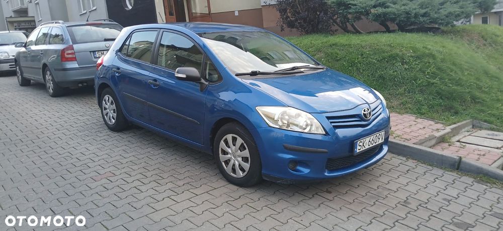 Toyota Auris - 1