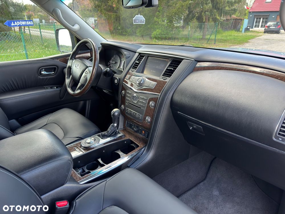 Infiniti QX80 - 31