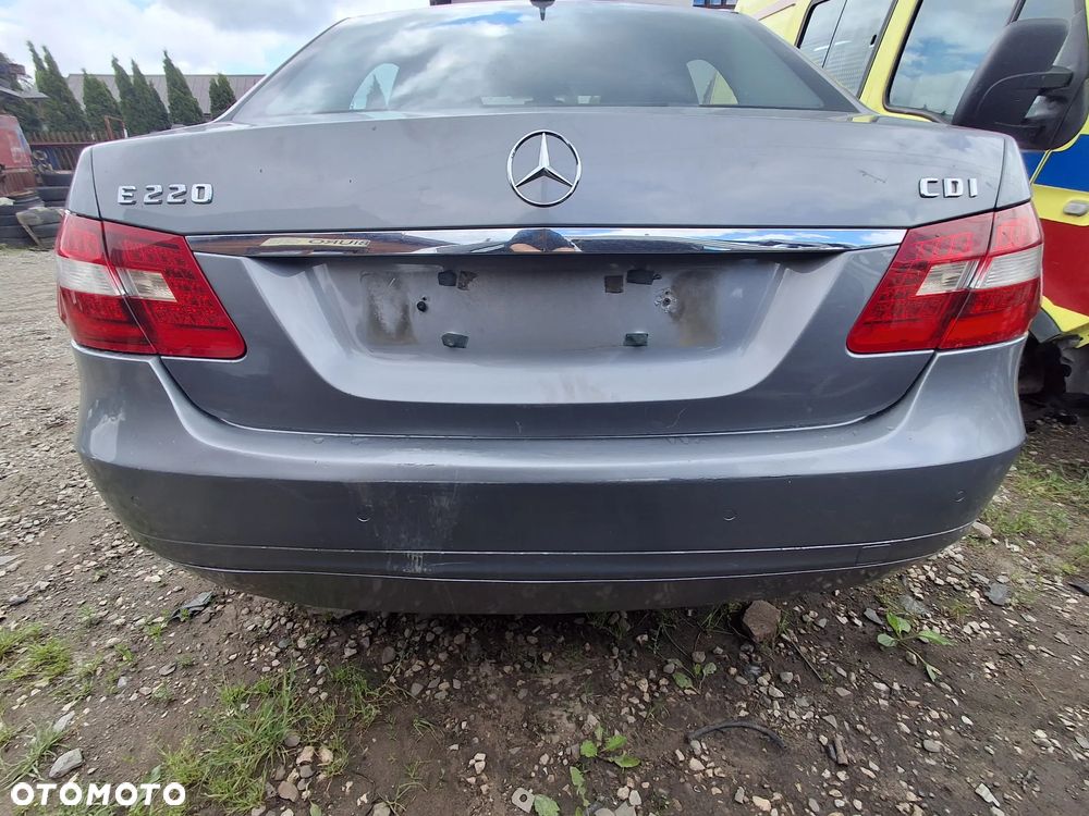 MERCEDES W212 SEDAN ZDERZAK TYL TYLNI 792 - 1