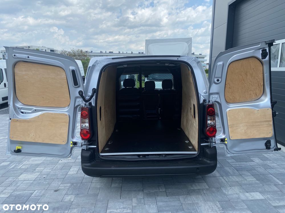 Citroën BERLINGO 1.6 HDI, MAX długi, 3-osobowy, klimatyzacja, zakupiony w salonie w Rzeszowie - 23