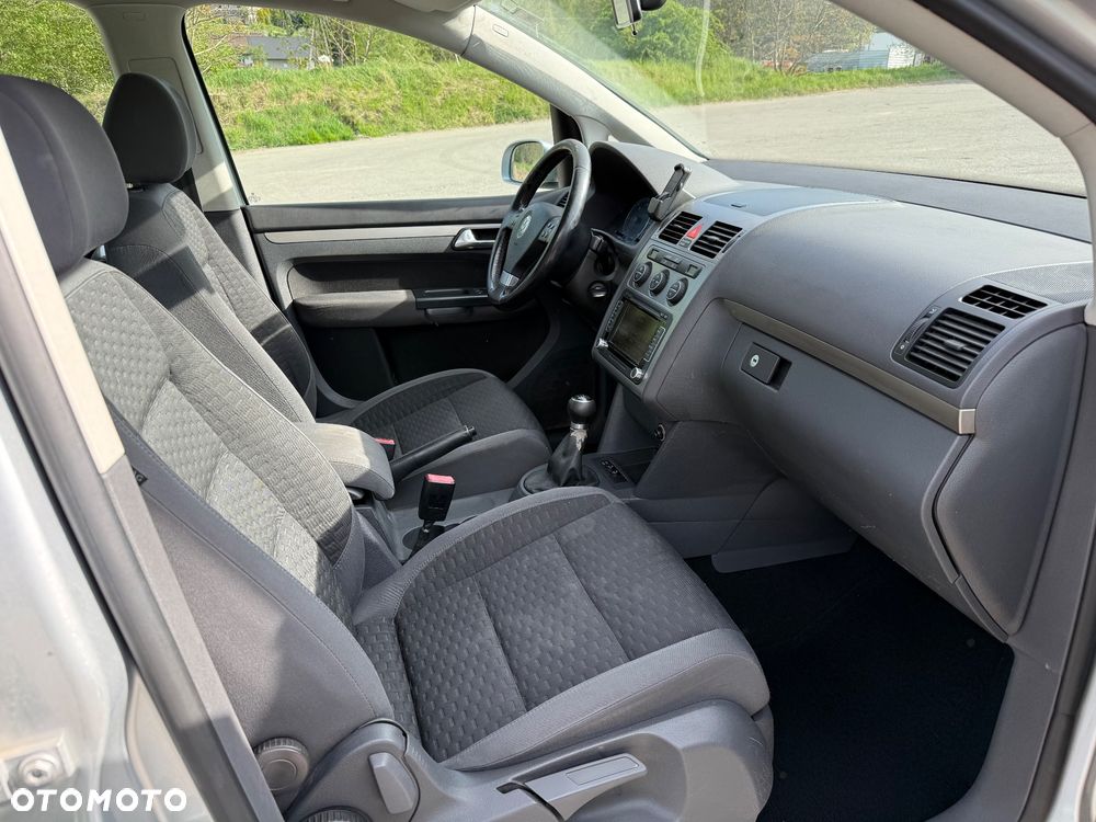 Volkswagen Touran 2.0 TDI Trendline - 11