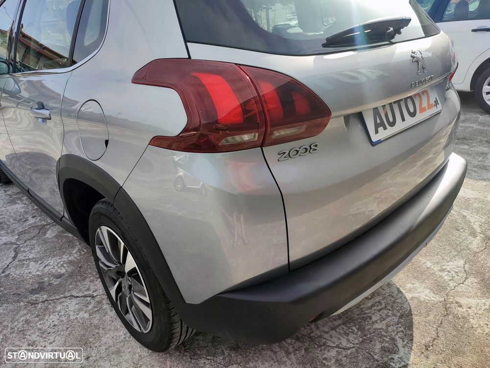 Peugeot 2008 1.2 PureTech Style - 17